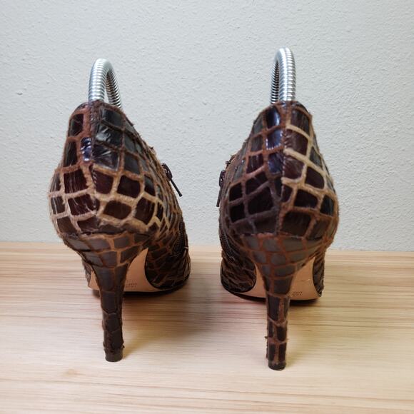 Carole Little Women's 8.5 Pointed Toe Pump Heel Booties Brown Textured Leather - Picture 6 of 11